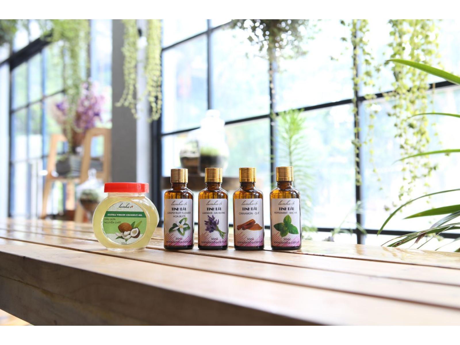 Bộ tinh dầu massage vùng kín nguyên chất, bao gồm dầu dừa, hoa oải hương và tràm trà