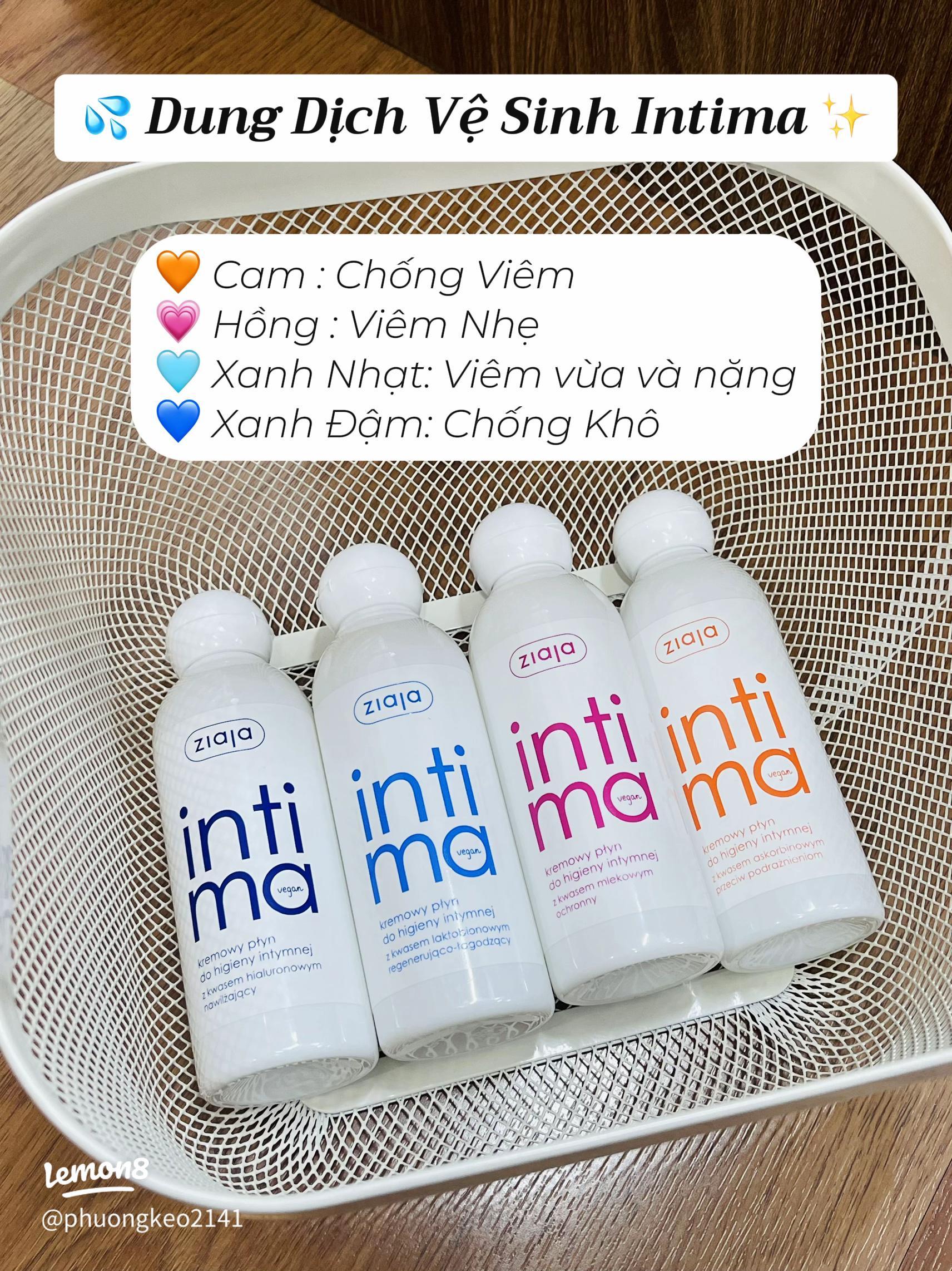 Các sản phẩm chăm sóc vùng kín mùa hè bao gồm dung dịch vệ sinh, quần lót cotton và khăn bông mềm